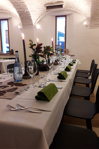 Gedeckter Tisch für eine Veranstaltung im Hotel Röhrl in Sinzing/Eilsbrunn