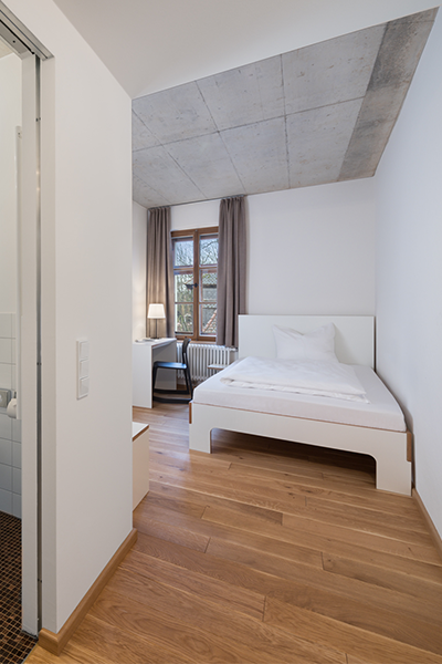 Blick ein Einzelzimmer im Hotel Röhrl in Sinzing/Eilsbrunn